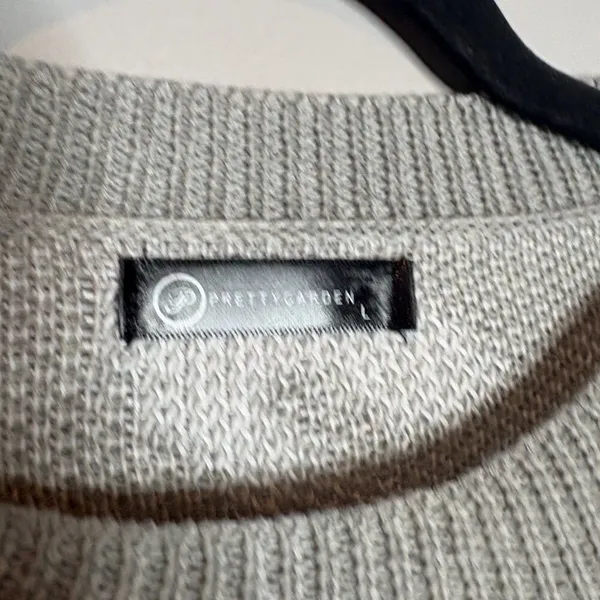🔆 Amazon PrettyGarden grey and white animal print sweater - Image 4