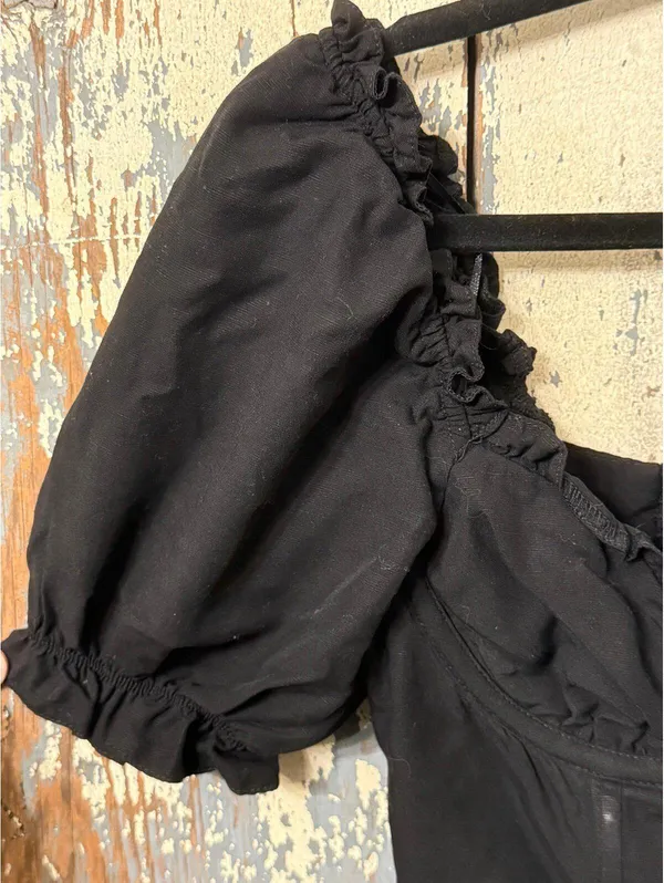 ASTR the Label Women's Feronia Top, black crop top, size Medium - Image 6