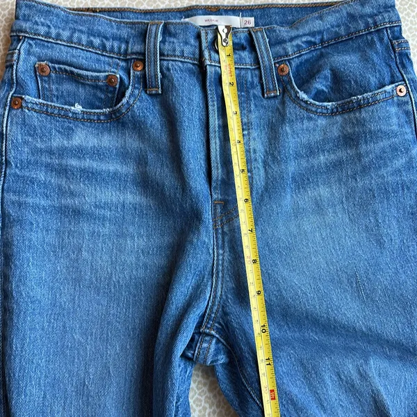 Levi’s Wedgie buttonfly high rise distressed jeans size 26 - Image 9