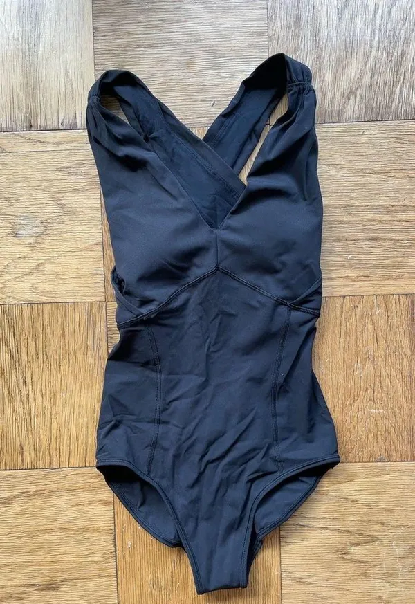 Lululemon black City One Piece size 4 NWOT w/ built in bra - Image 2