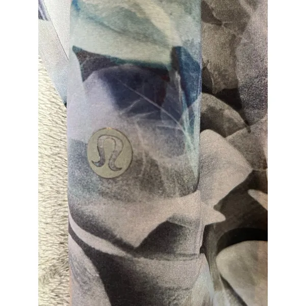 Lululemon Fast and Free Reflective High-Rise Classic Fit Shorts 3" Floral 10‎ - Image 5