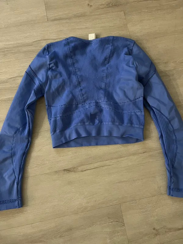 Fabletics Workout Top - Image 4