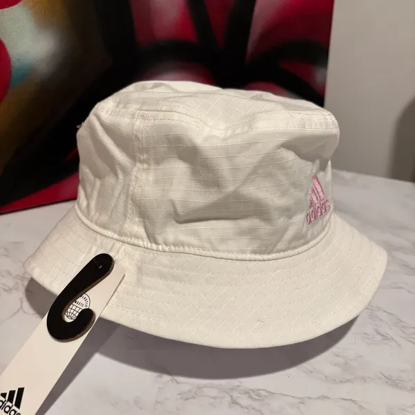 Adidas Women's Essentials Plus Bucket Hat White/Bliss Lilac one size - Image 7