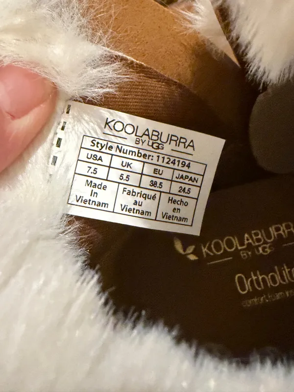 Koolaburra by UGG Elladine wedges booties with white faux fur trim, size US 7.5 - Image 7