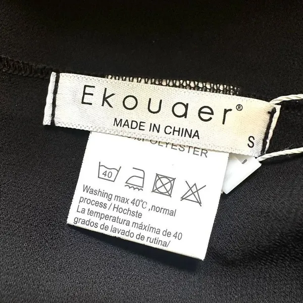 Ekouaer black wrap top size small - Image 4