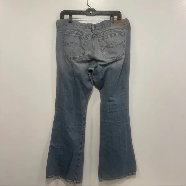 Abercrombie & Fitch low rise vintage Y2K Light Blue Flare Jeans Size 12 - Image 5