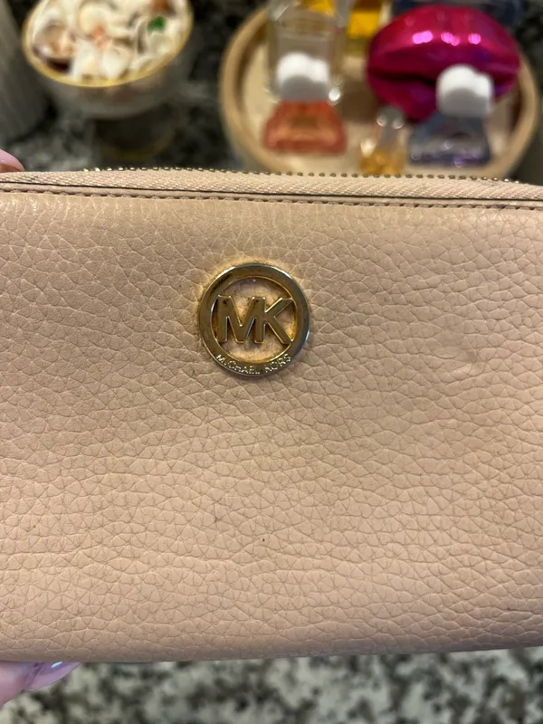 Michael Kors Wallet Wristlet - Image 2