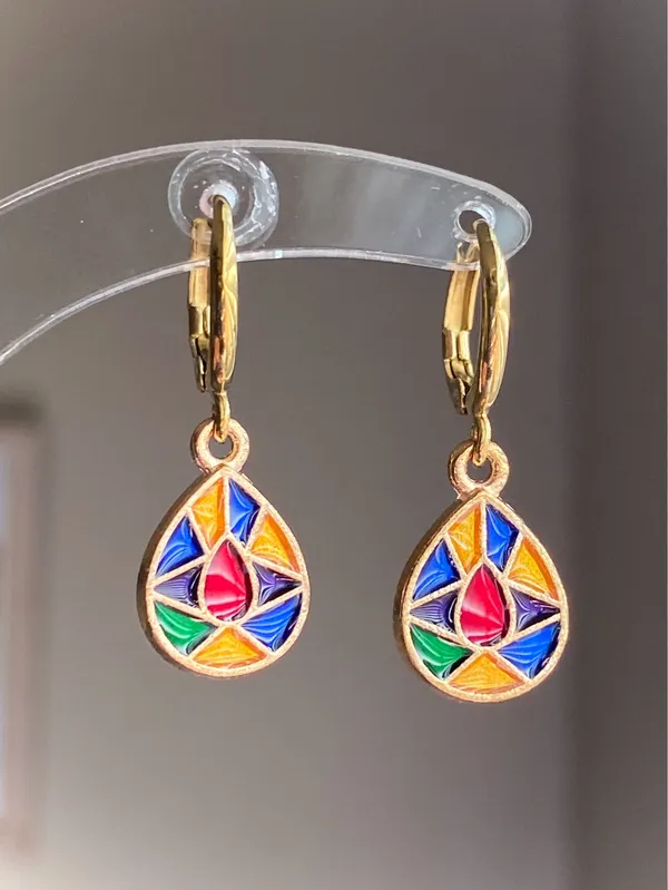 Handmade stained glass look earrings💛 - Image 3