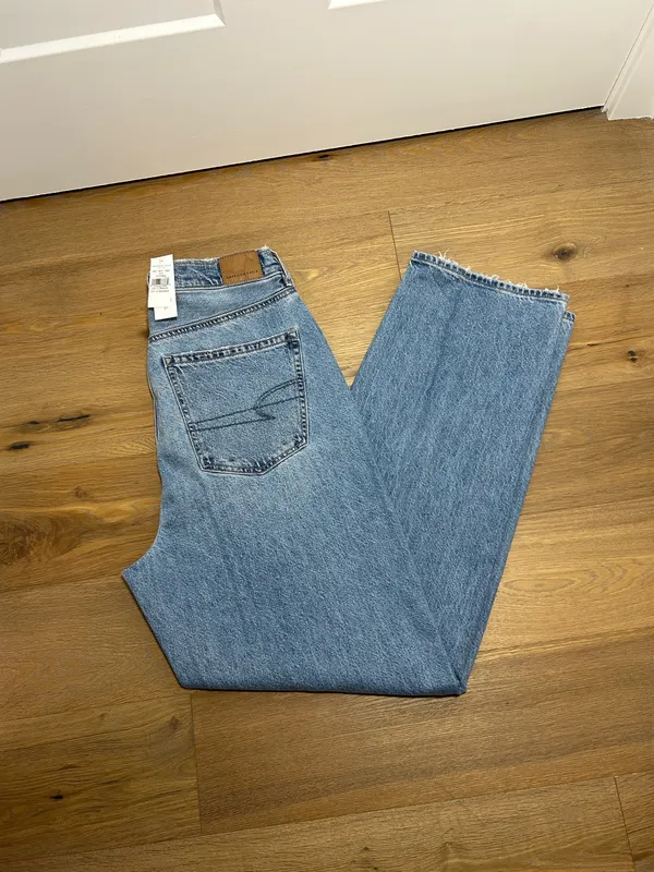 American Eagle Size 12 baggy mom jeans super high rise - Image 3