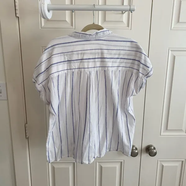 Studio West Blue & White Striped Short Sleeve Button-Up Shirt - Image 2