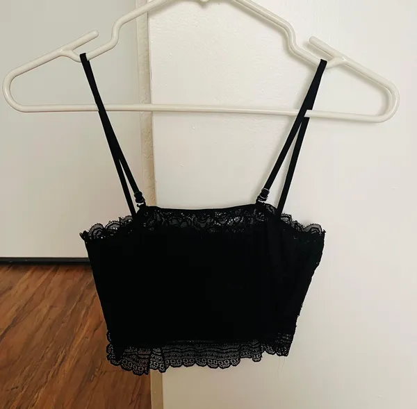 Black Lace Crop Top With Removable Straps - Image 2