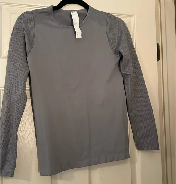 Fabletics Steel Grey Long Sleeve Workout Top – S - Image 2