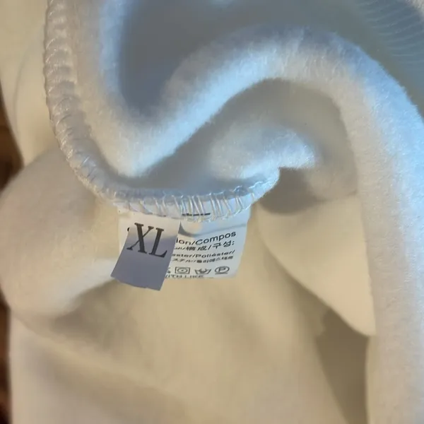 White XL Sweatshirt new no tags. It’s great addition to your fall wardrobe - Image 2