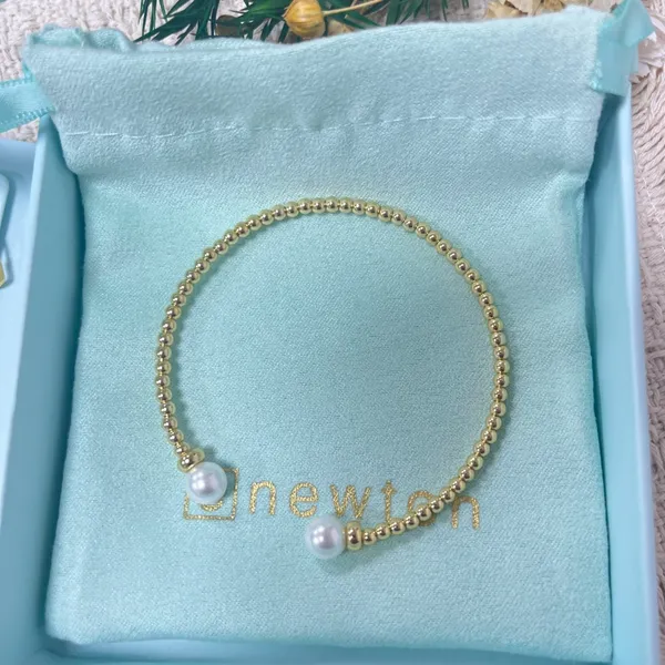 E newton Stretch Bracelet with Double White Pearls - Image 3
