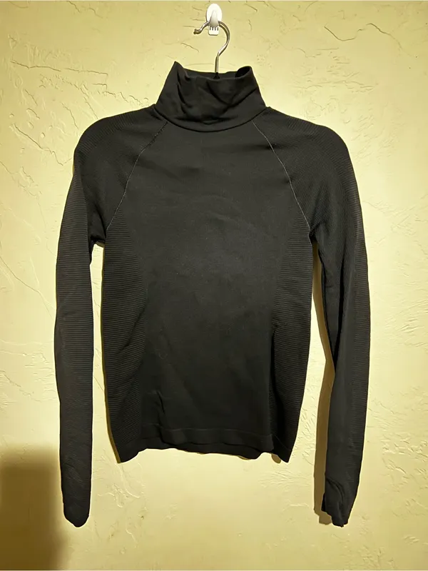 Athleta Take The‎ Heat Black Performance Turtleneck Athletic Top - Image 2