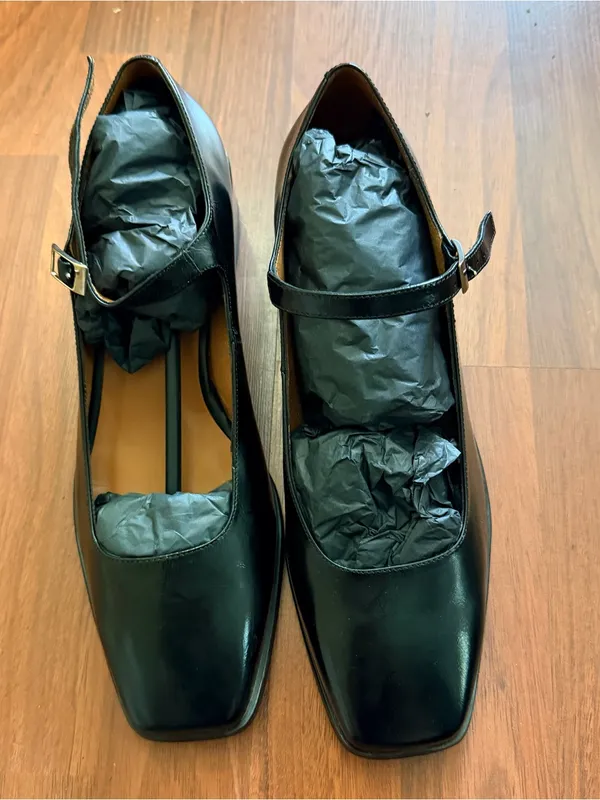 Mauve Black Mary Jane Heels - Image 2