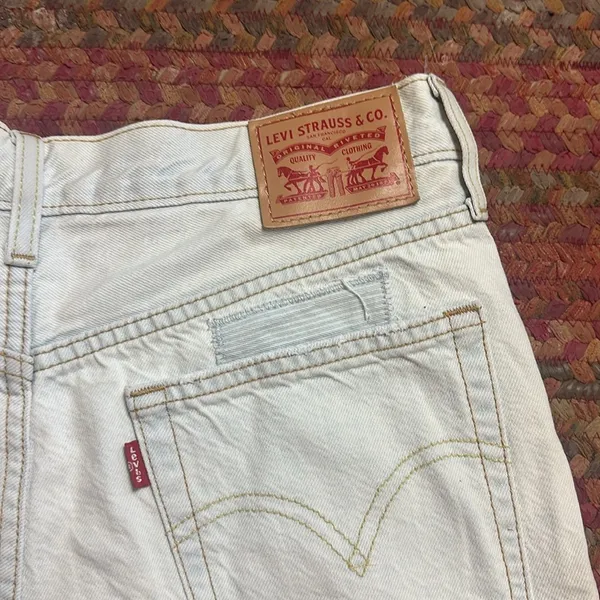 LEVIS BUTTON FLY LIGHT WASH PATCHWORK DISTRESSED CUT OFF SHORTS - Image 7
