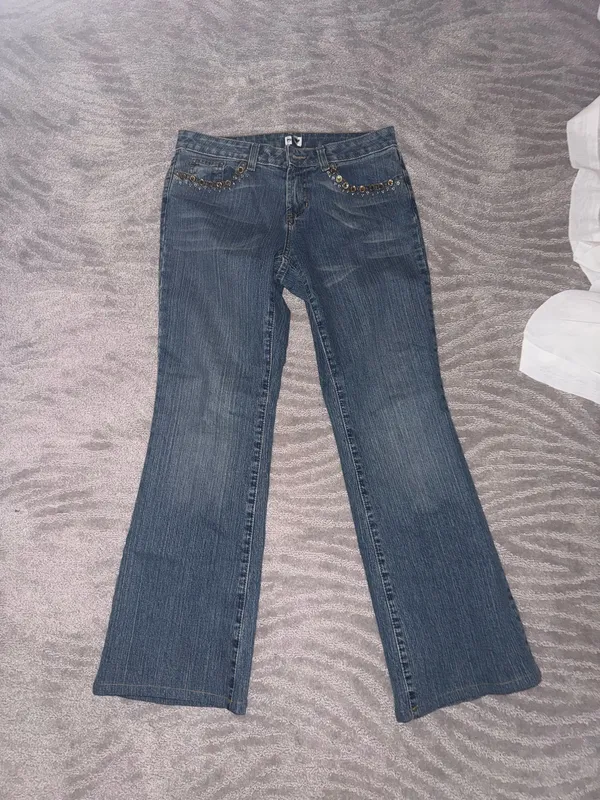 Cache Vintage Low-Waist Y2K Rhinestone Studded Flare Jeans - Image 3