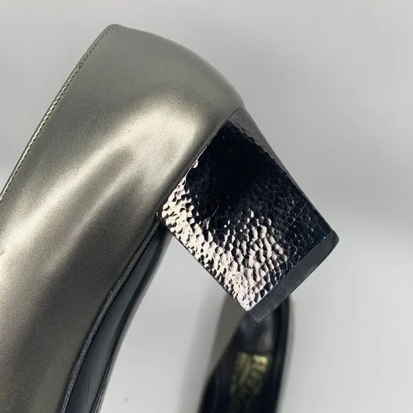 Vtg Salvatore Ferragamo 7.5 AAA Pumps Metallic Patent Leather Close‎ Toe Heels - Image 6