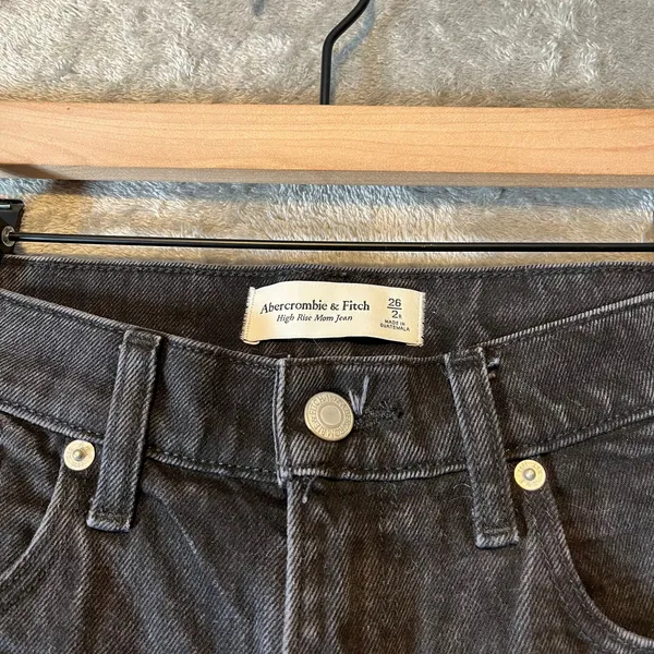 Abercrombie & Fitch High Rise Mom Jeans Size 26 Regular‎ Black Distressed - Image 4