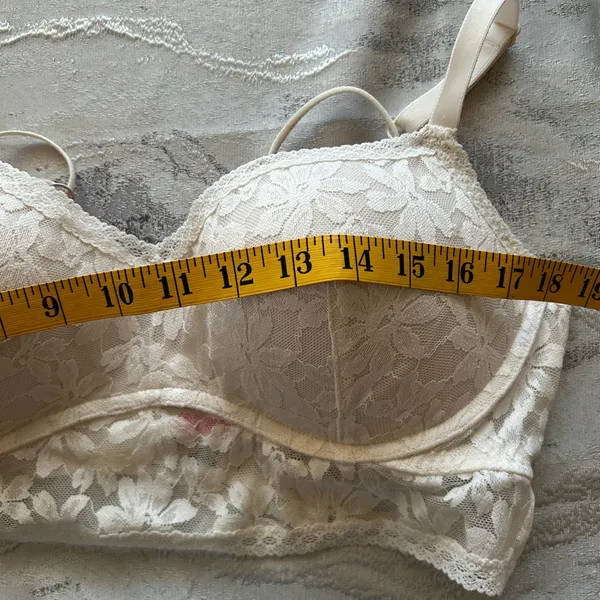 PINK Victoria's Secret Floral Lace Bralette in Cream - Image 4