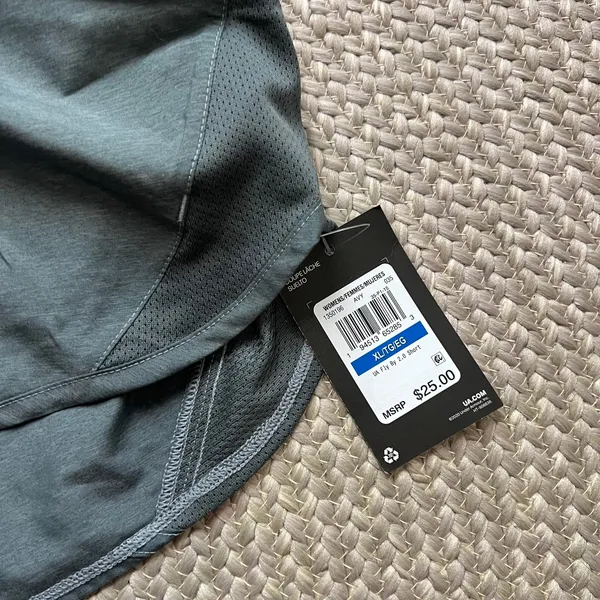 Under Armour Fly By 2.0 shorts Womens Sz XL - Image 3
