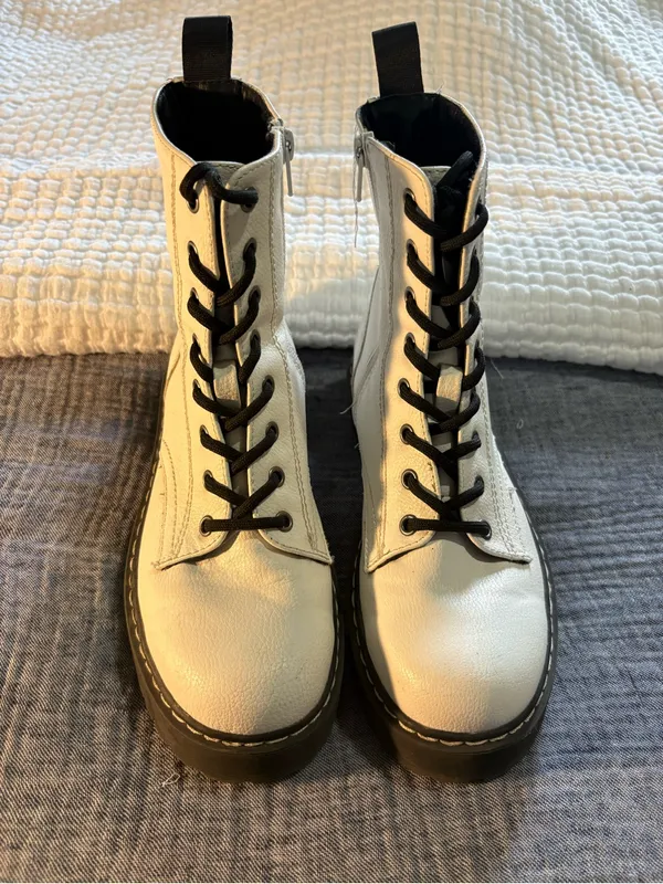 Sincerely Jewels leather “Harley” boot with side zip. - Image 2