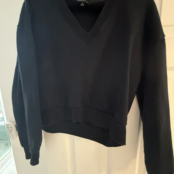 Beyond Yoga Black V-Neck Sweater - Image 2