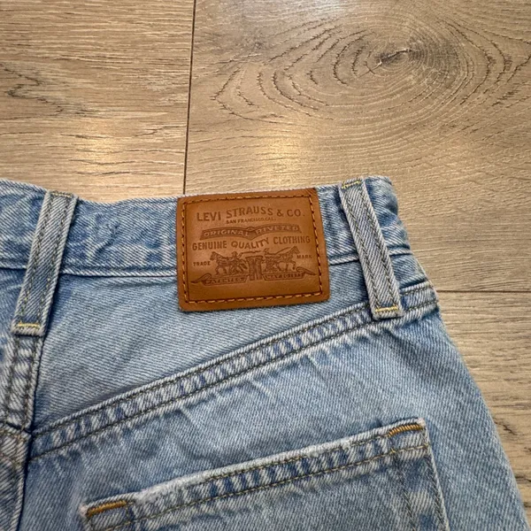 Levi's Premium Ribcage Shorts Light Wash High Rise Denim‎ Cut Off Blue Womens 24 - Image 9