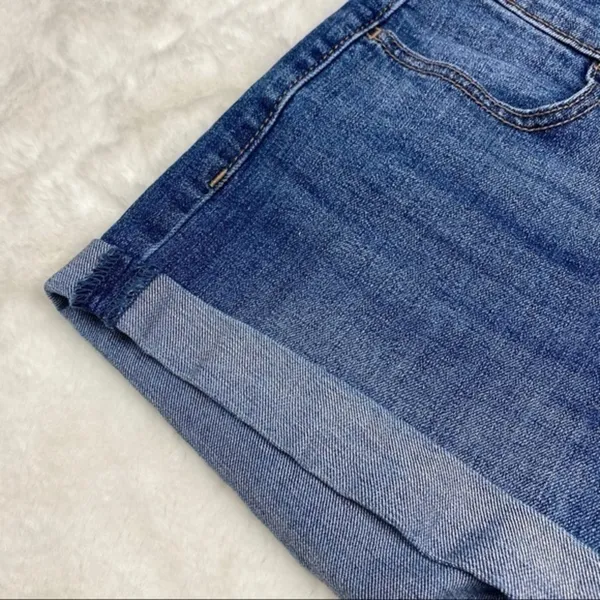 Old Navy Stretch Denim Cuffed Shorts‎ - Image 3