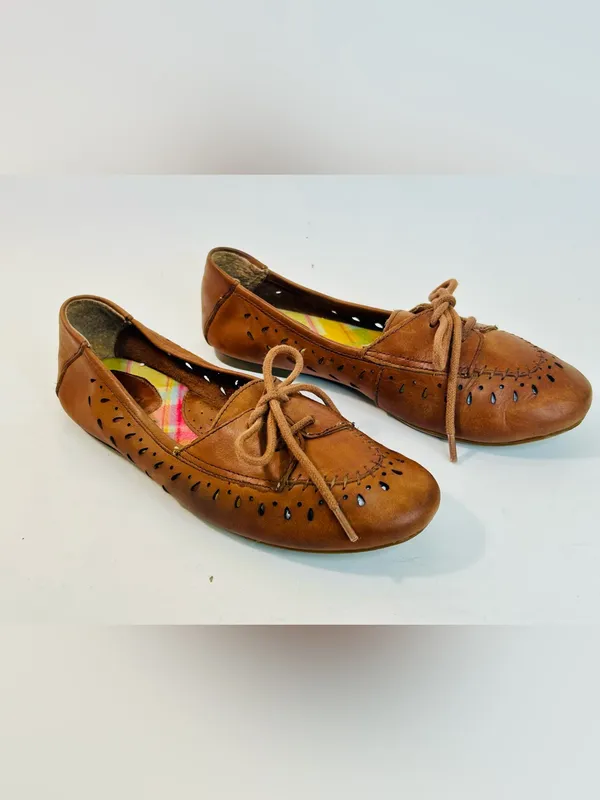 Born Women’s “Verna” Chestnut Brown Leather Perforated Loafer Flat Sz 6.5 - Image 6
