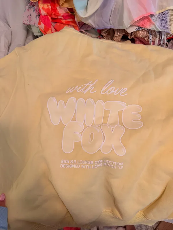 White Fox Lounge Set  - Image 2