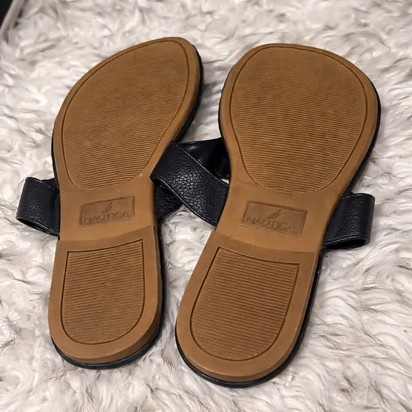 ✨ Nautica Sandals – Women’s Size 7 ✨ Stylish black Nautica thong sandals 🖤 Perfect for everyday wear with a clean, classic look 👡✨ ✔️ Brand: Nautica ✔️ Size: 7 (Women’s) ✔️ Comfortable flat sole ✔️ Slip-on style ✔️ Lightly used, in good condition 💖 Perfect for casual outfits, beach days, or summer outings 💖 Easy to pair with dresses, jeans, or shorts ✨ Simple, comfy, and ready for a new home - Image 6