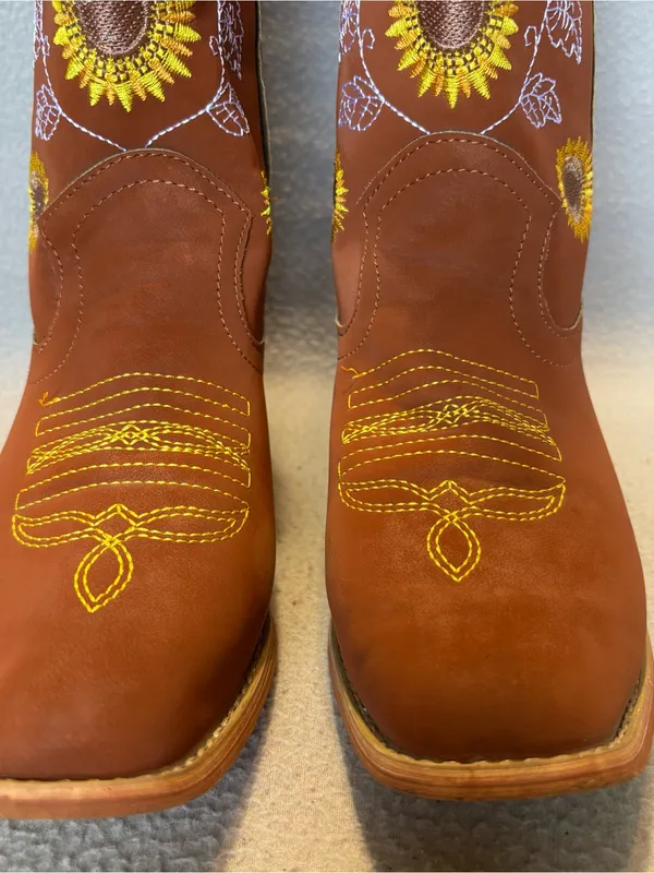 Brown Sunflower Embroidered Cowgirl Boots size 37-please see approx. measurement - Image 4