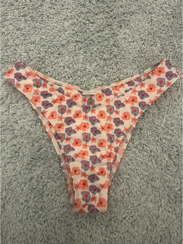 Strawberry Milk Mob Flower Dance bikini bottom Purple - Image 2