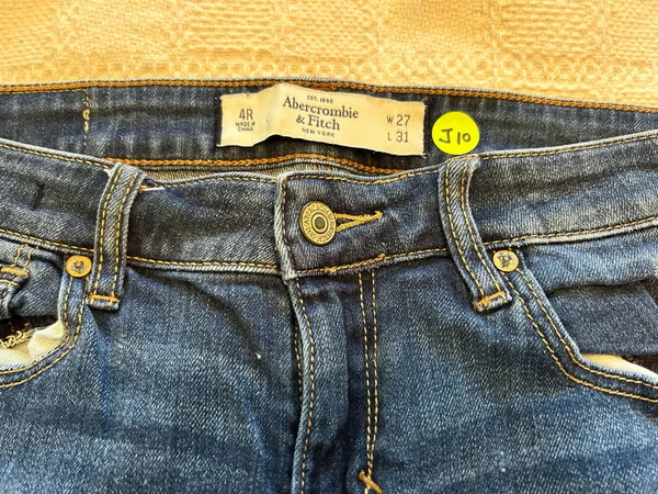 Abercrombie & Fitch Super Skinny Low rise Jeans Size 4R - Image 2