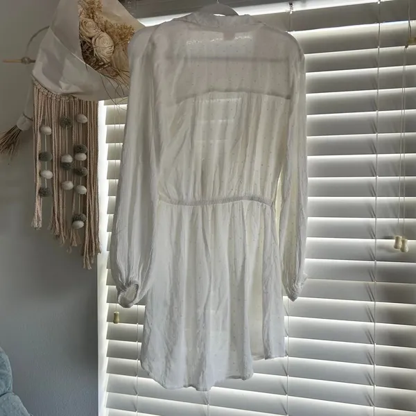Surf Gypsy White Textured Tie Front Beach Cover Up Size Medium - Image 2