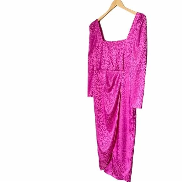 NWT Saylor Leopard Jacquard Satin Midi Dress Size Medium Magenta Pink Faux Wrap - Image 7
