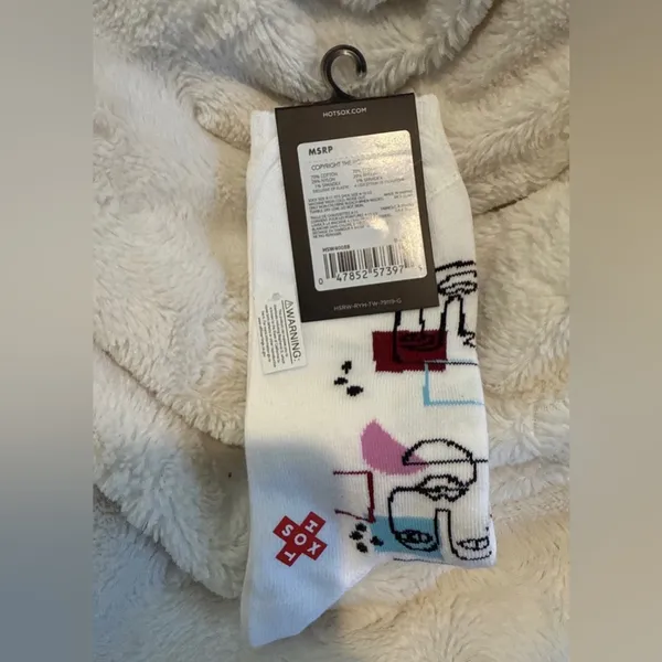 Hot Sox White Graphic Socks Black - Image 4