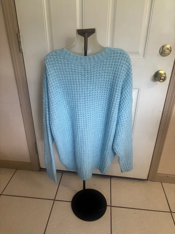 NWT Large. American Eagle Outfitters Light Blue V-neck long pullover sweater. Retail 64.95. - Image 2
