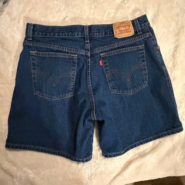 Late Y2K / Early 2000s Vintage Levi's 550 Relaxed Fit Jorts. Woman December 2006 - Image 10