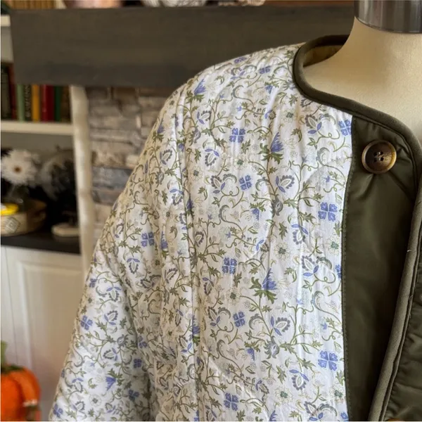 Anthropologie Tan Floral Reversible Quilted Puffer Jacket - Image 9