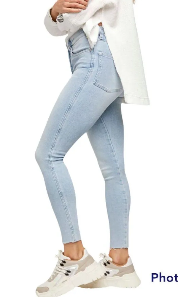 We the Free Light Wash Jeans - Image 2