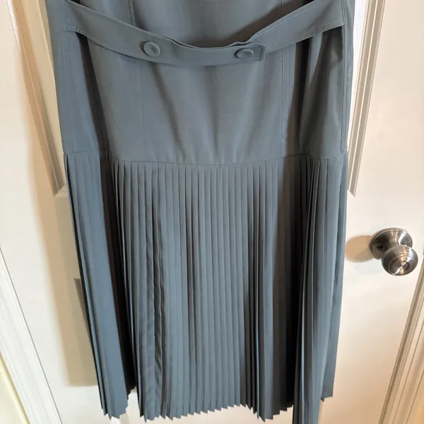 Monttotto Women's Green Pleated Dress Size Medium Work Wear Korean Designer - Image 2