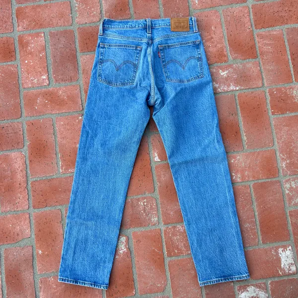 Levi’s Wedgie Straight Jeans Size 26 - Image 3