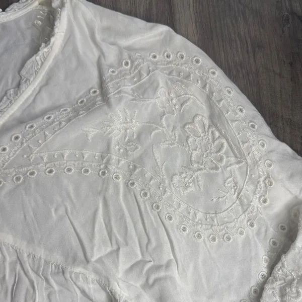 Black Tape 90’s White Eyelet Blouse Size L - Image 3