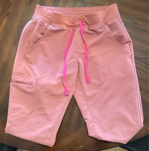 FIGS Scrubs Set - Image 3