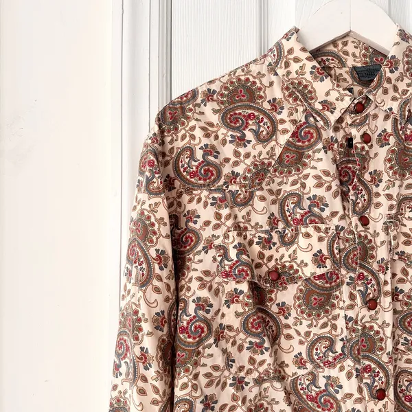 Liz Sport Beige Red Paisley Wester Snap Button Vintage Collared Shirt Medium - Image 2