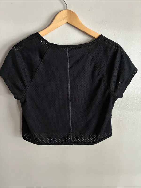 Under Armour Women’s Black Mesh Crop Top V Neck Short Sleeve Athletic S M - Image 3