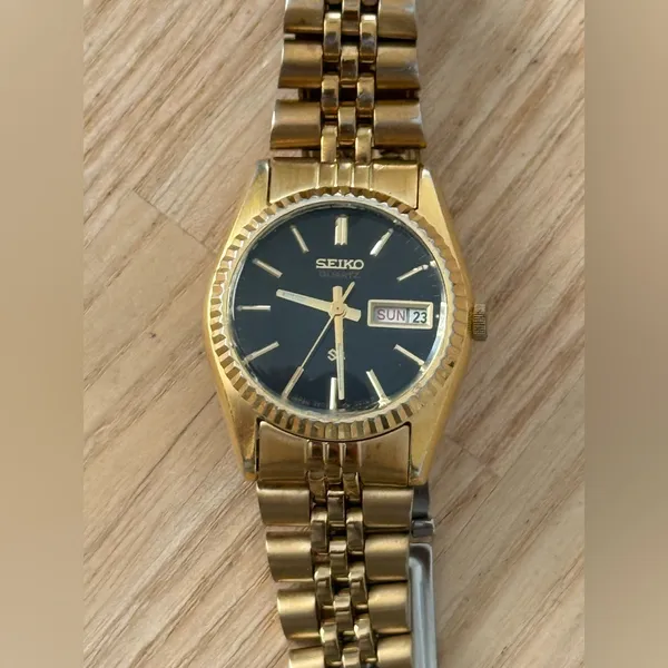Seiko SQ Presidential Vintage Ladies Watch Black Dial Gold Plated Case Bracelet - Image 5